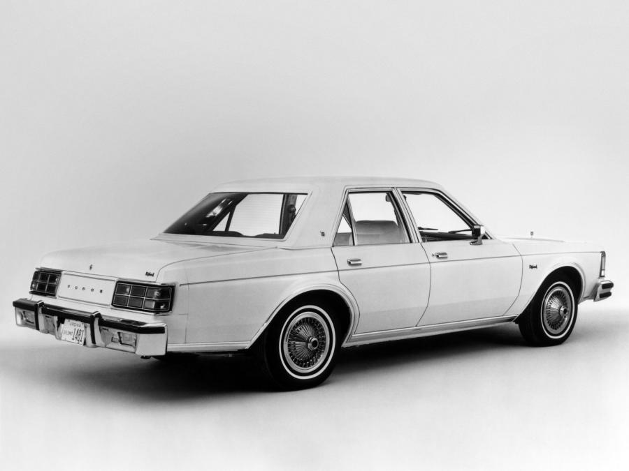  Dodge Diplomat Sedan 1977 года  (фото 2 из 2)